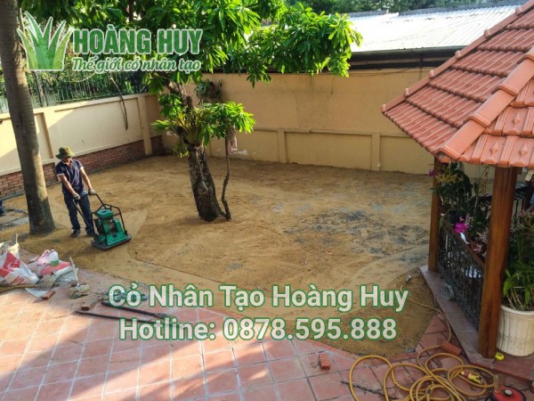 Quy trình thi công cỏ nhân tạo sân vườn đơn giản tại Hoàng Huy